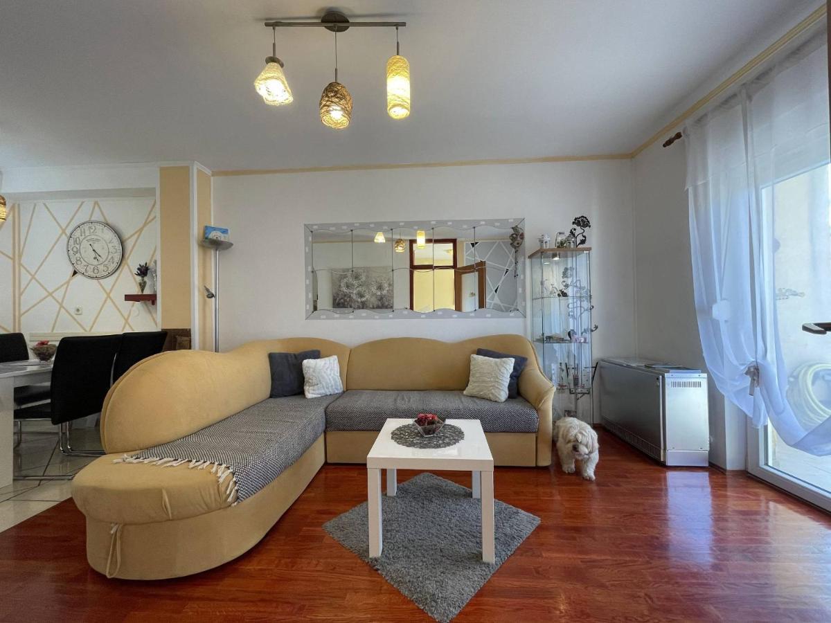 Apartment Malu Pula Luaran gambar