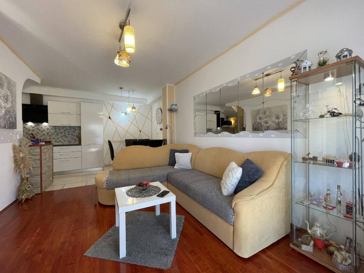 Apartment Malu Pula Luaran gambar